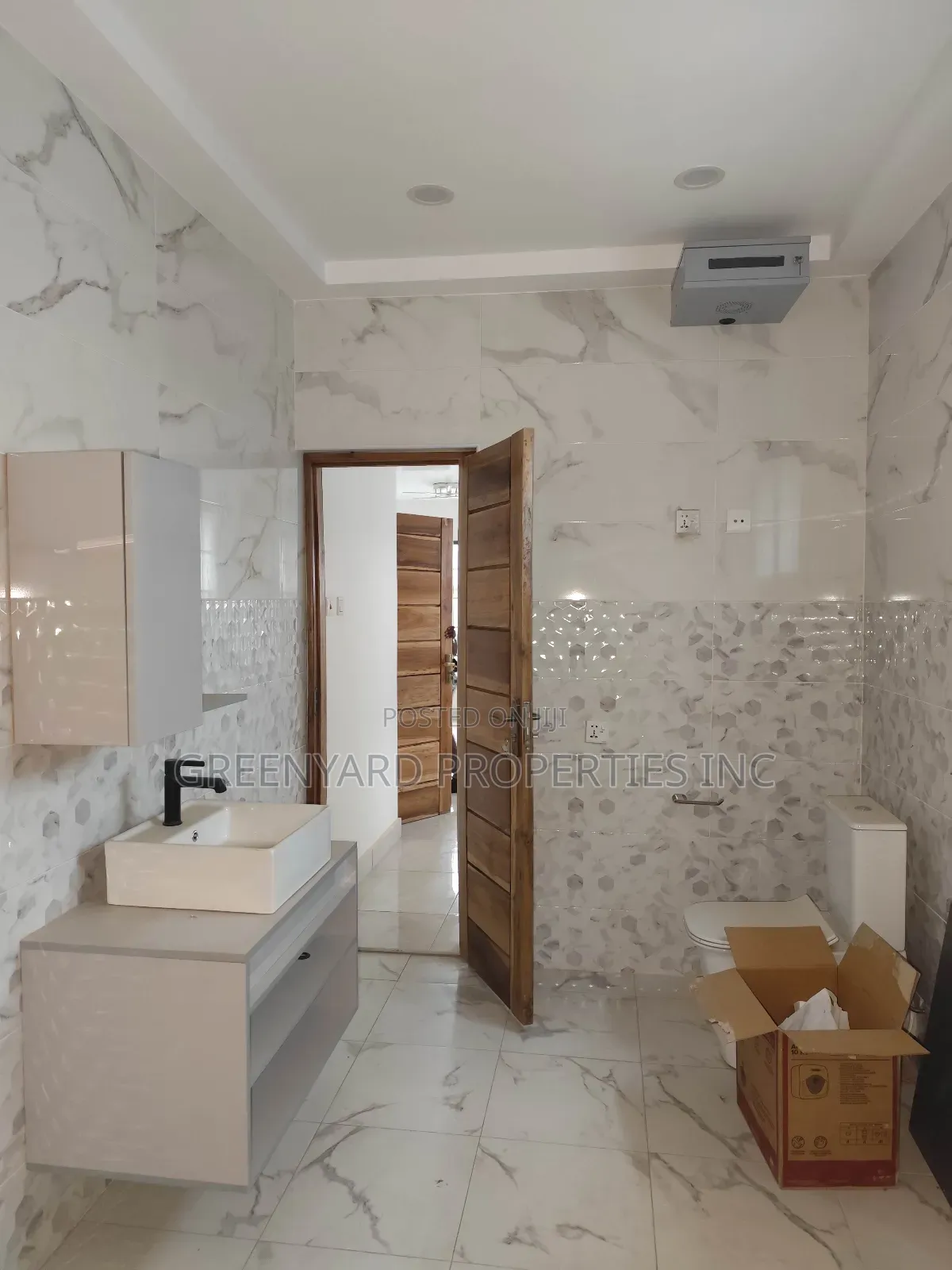 5bdrm House in Ogbojo, East Legon for sale