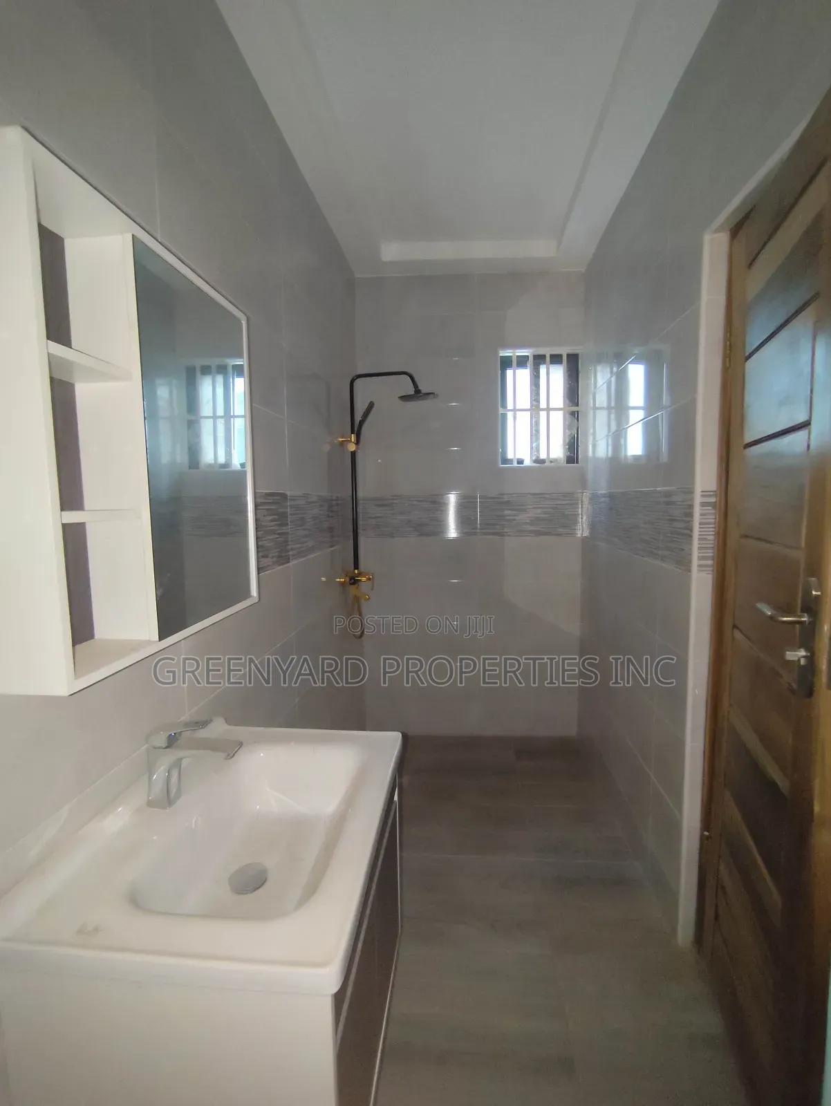 5bdrm House in Ogbojo, East Legon for sale