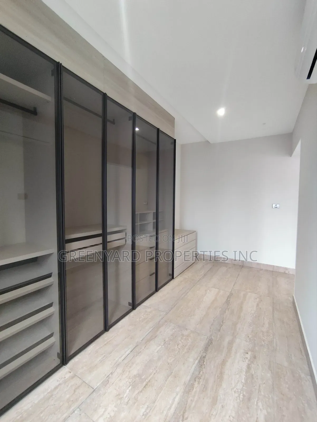 5bdrm House in East Legon for rent