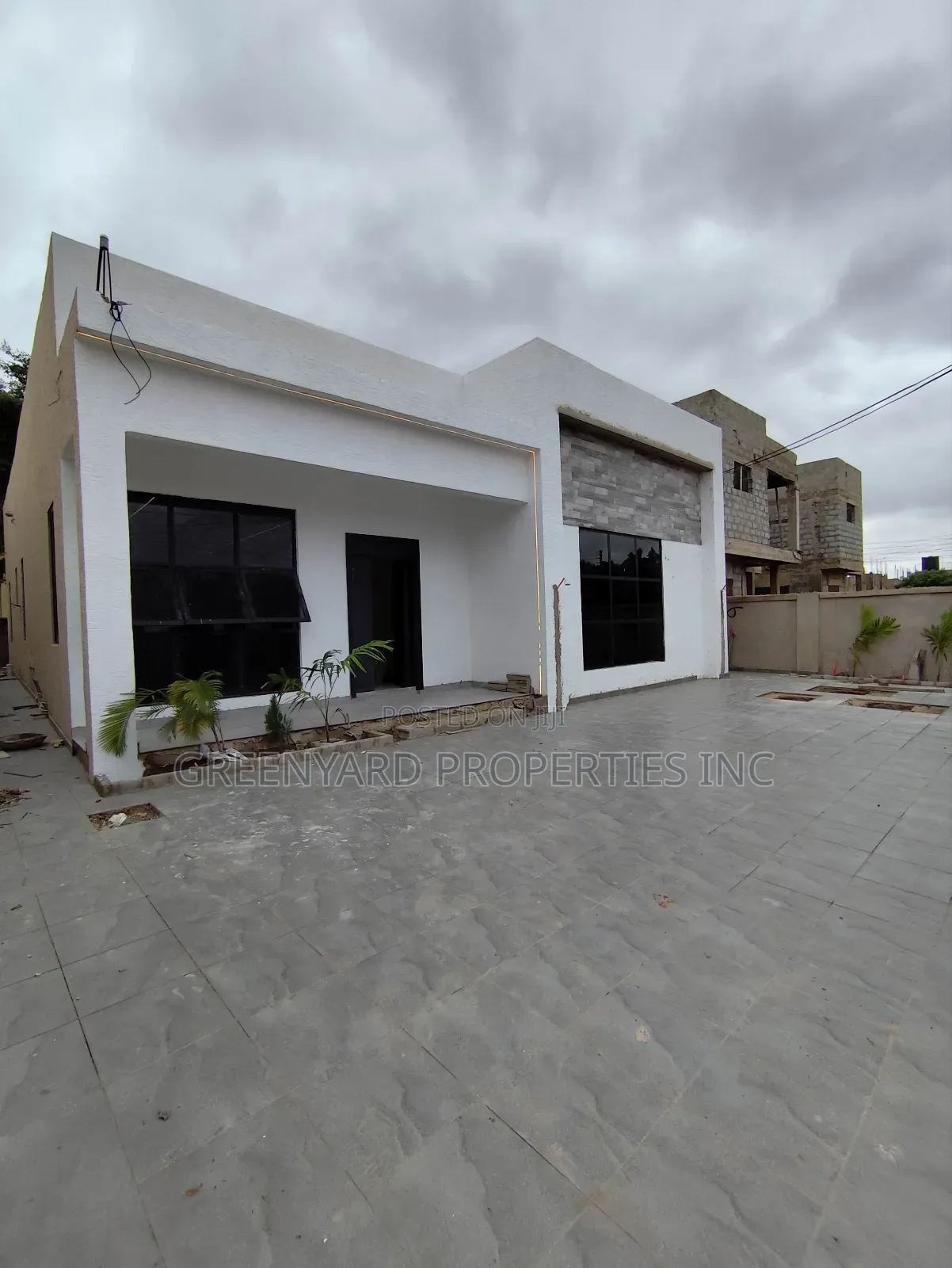 3bdrm House in Hills, East Legon for rent