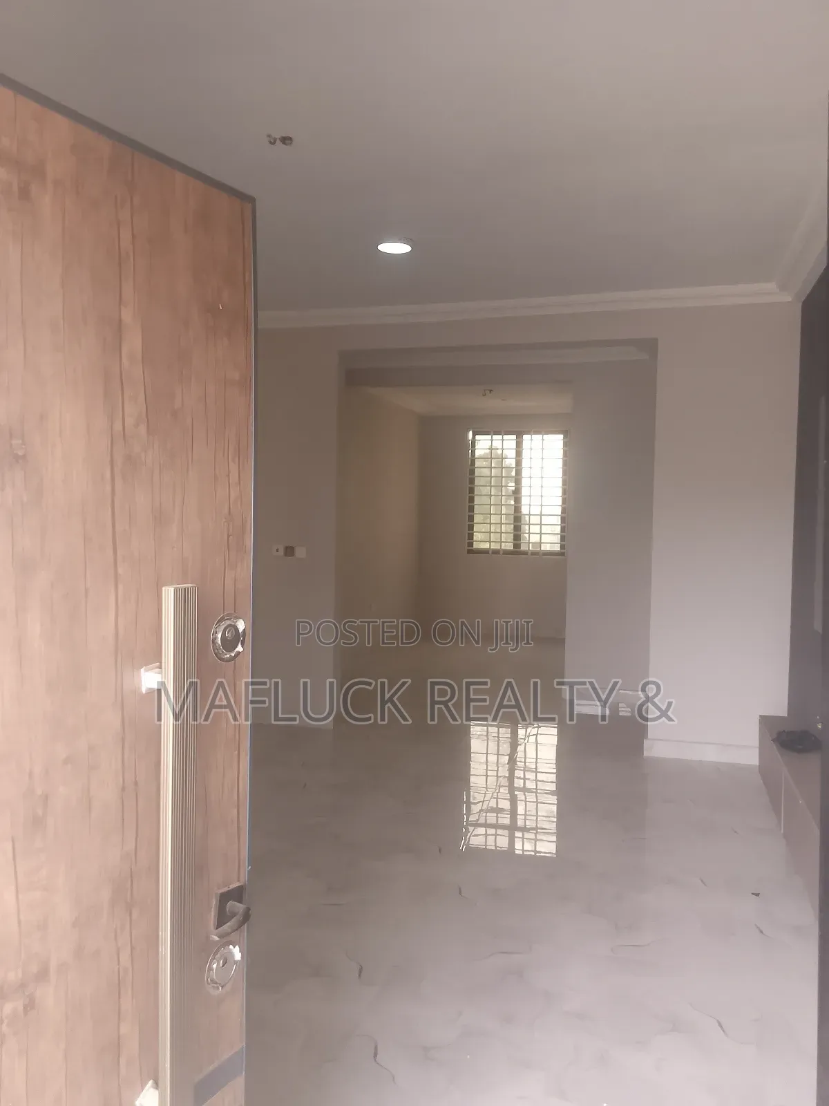 2bdrm Apartment in Lakeside Estate for rent