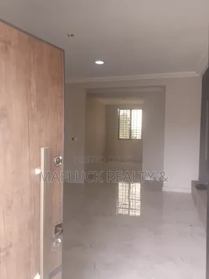 2bdrm Apartment in Lakeside Estate for rent