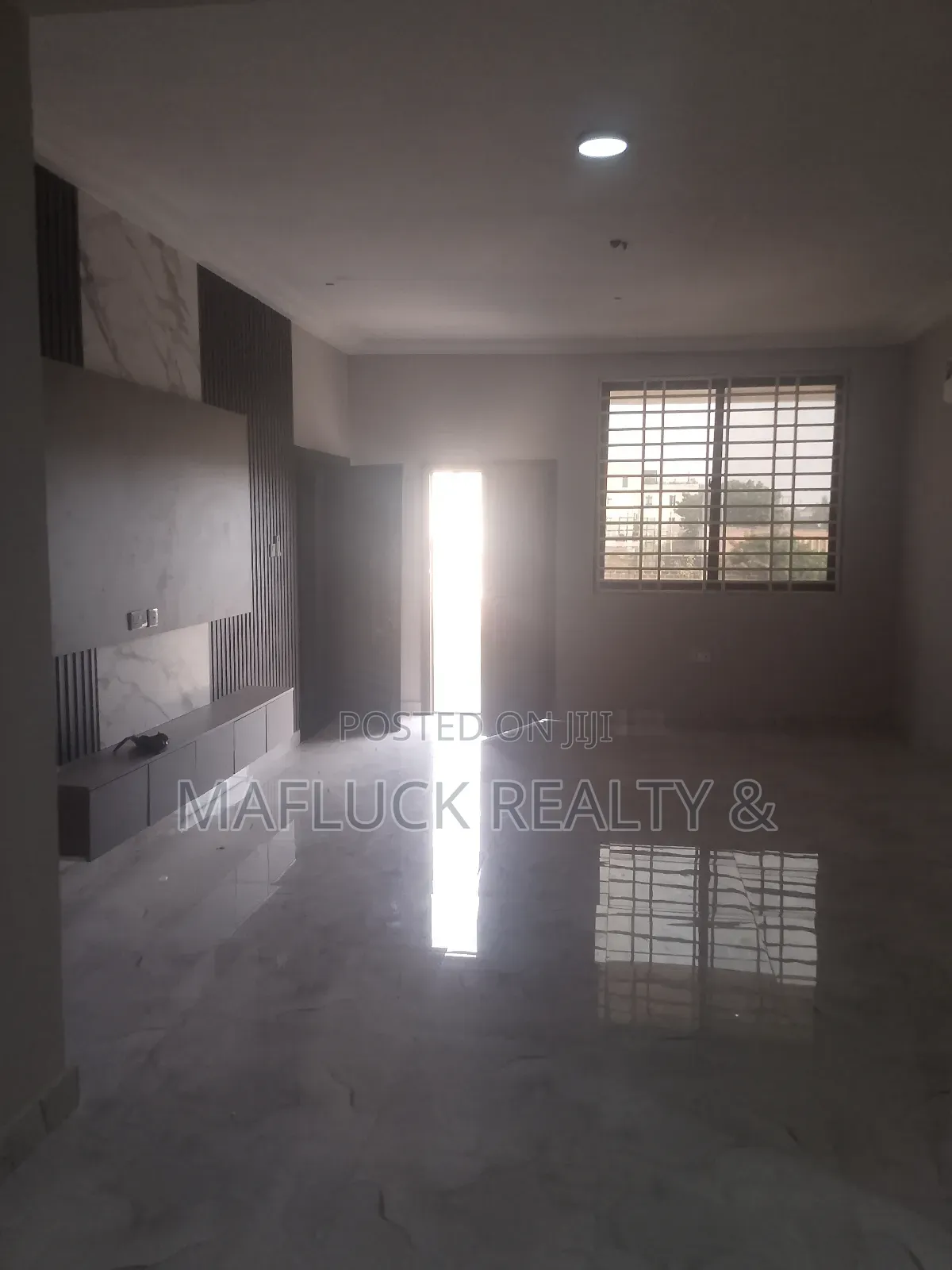 2bdrm Apartment in Lakeside Estate for rent