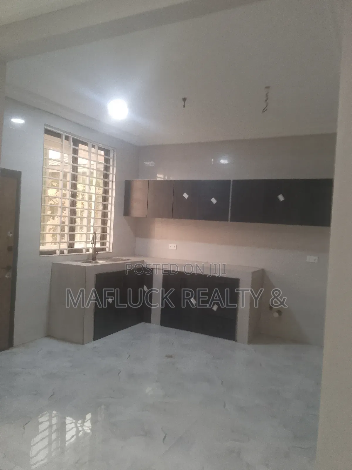 2bdrm Apartment in Lakeside Estate for rent