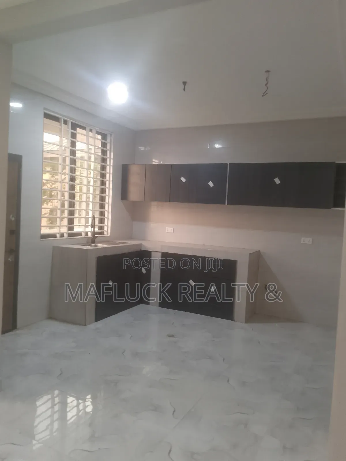2bdrm Apartment in Lakeside Estate for rent