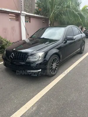Mercedes-Benz C250 2014 Black