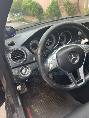Mercedes-Benz C250 2014 Black