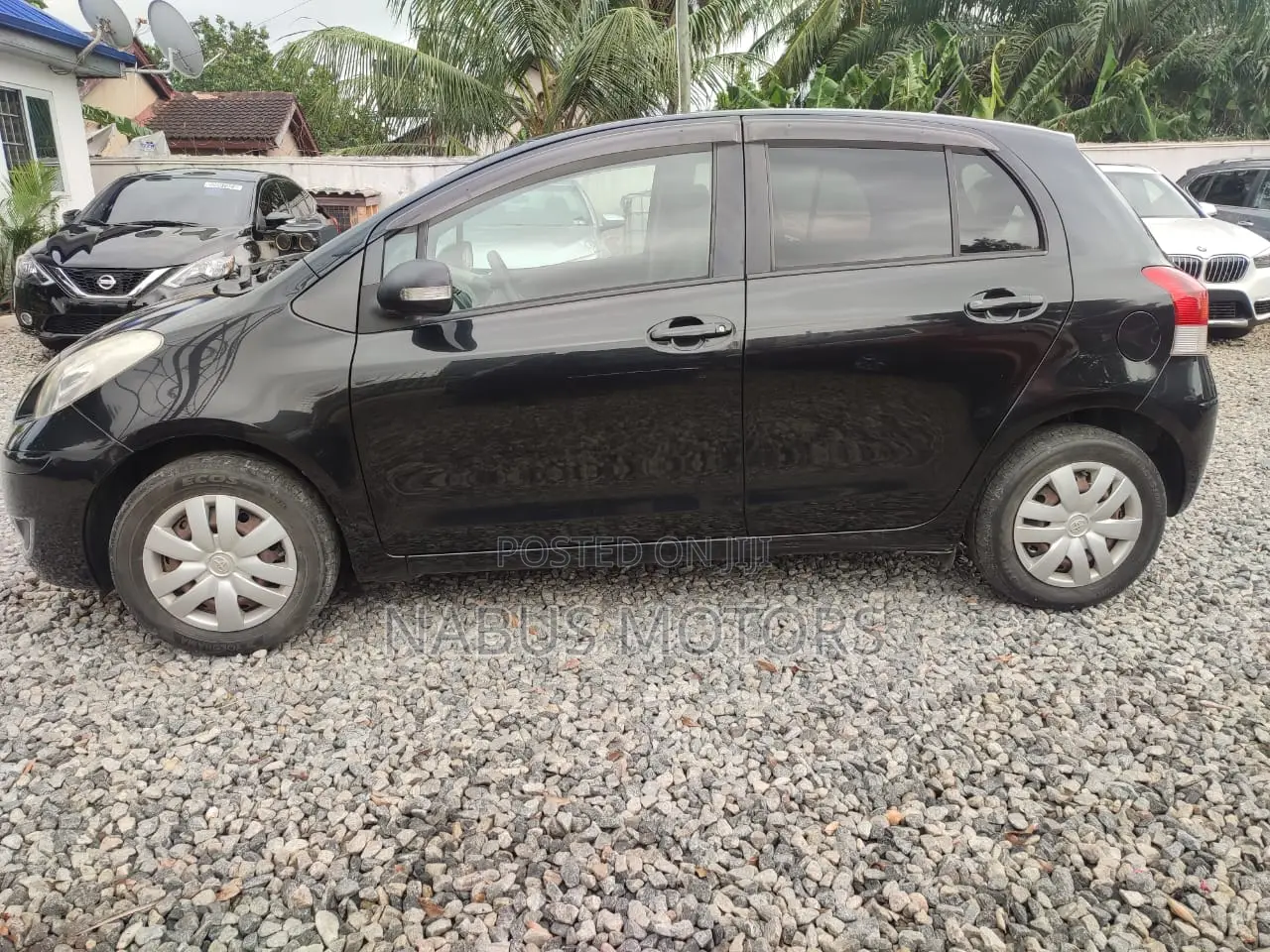 Toyota Vitz 1.3 AWD 5dr 2010 Black