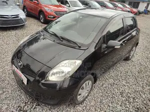 Toyota Vitz 1.3 AWD 5dr 2010 Black