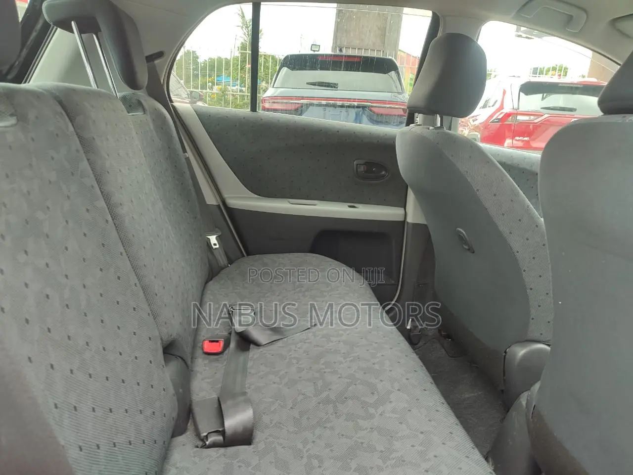 Toyota Vitz 1.3 AWD 5dr 2010 Black