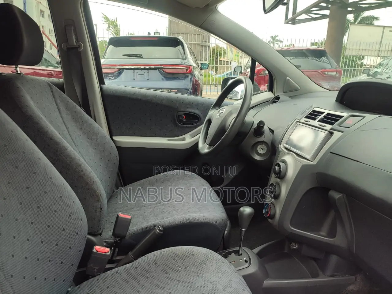 Toyota Vitz 1.3 AWD 5dr 2010 Black