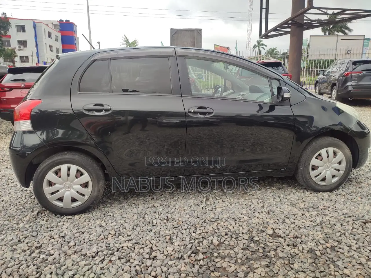 Toyota Vitz 1.3 AWD 5dr 2010 Black