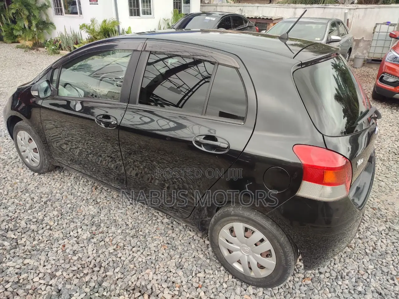 Toyota Vitz 1.3 AWD 5dr 2010 Black