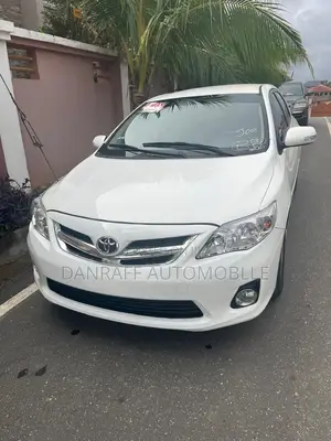 Toyota Corolla Altis 2013 White