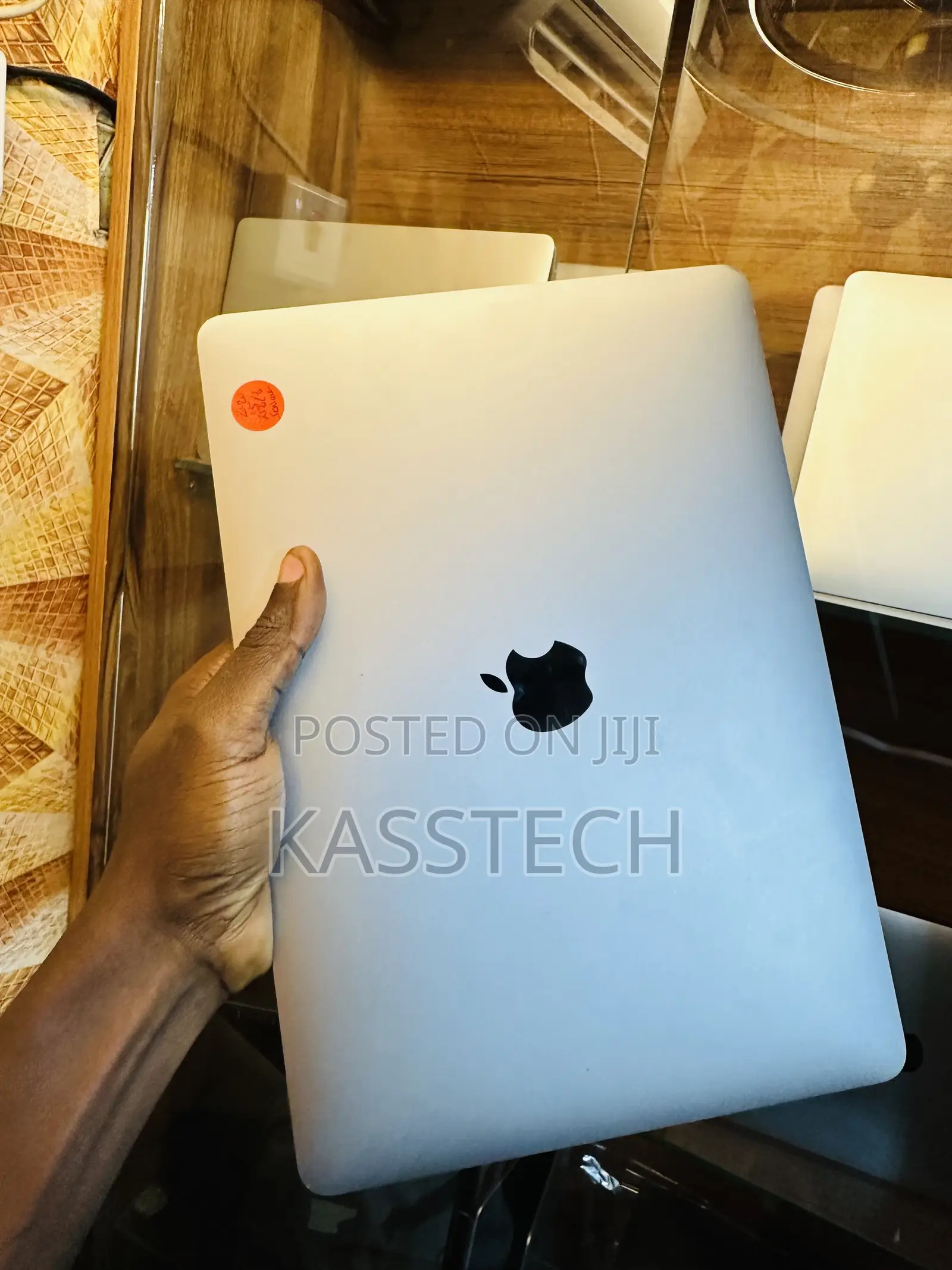 Laptop Apple MacBook Pro 2020 8GB Intel Core I5 SSD 256GB