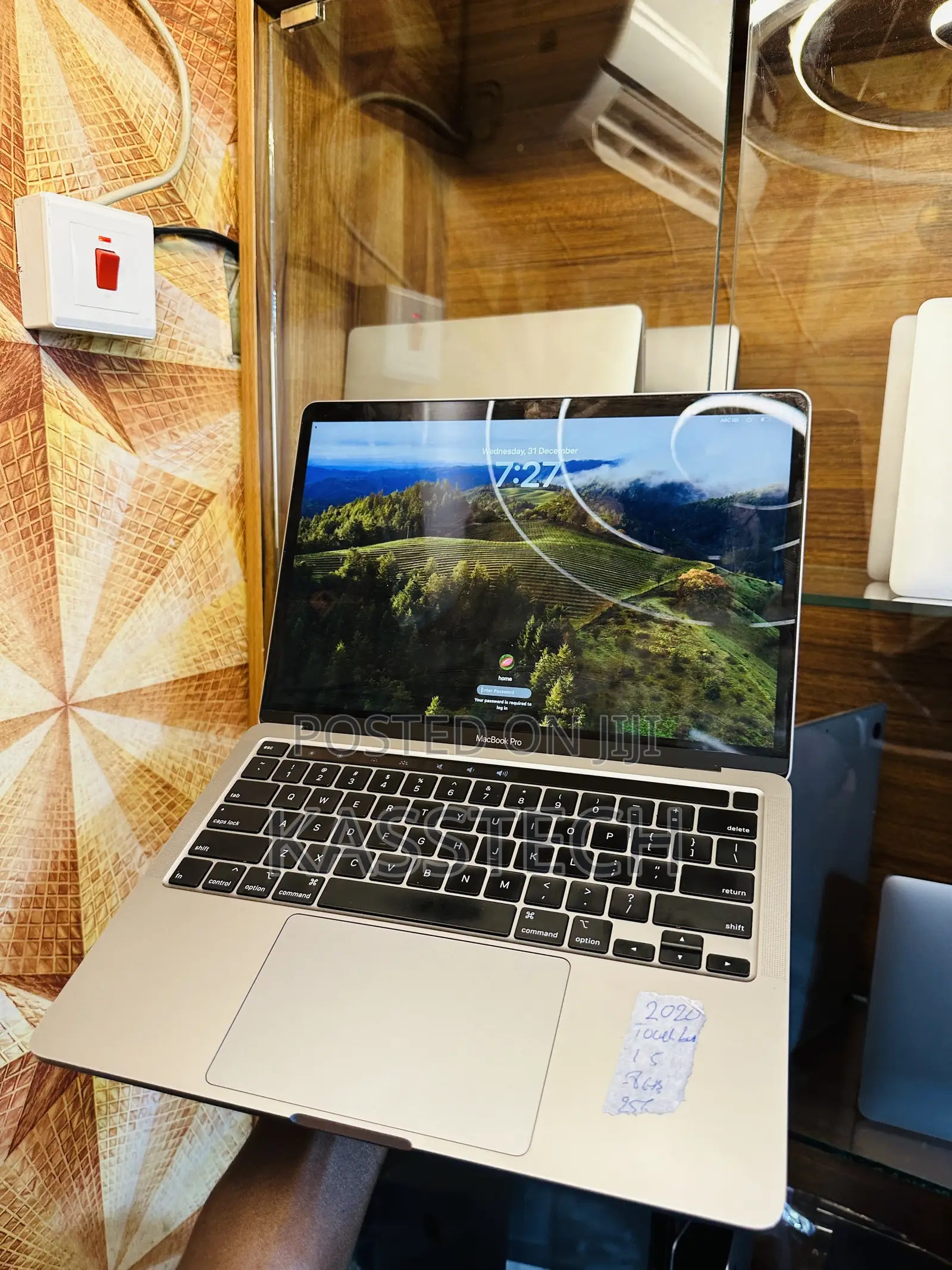Laptop Apple MacBook Pro 2020 8GB Intel Core I5 SSD 256GB