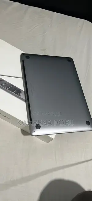 Laptop Apple MacBook 2020 8GB Intel Core i5 SSD 256GB