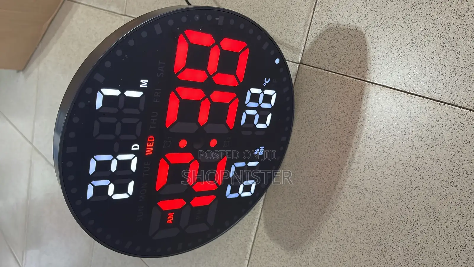 Digital Clock With Humidity and Temperature