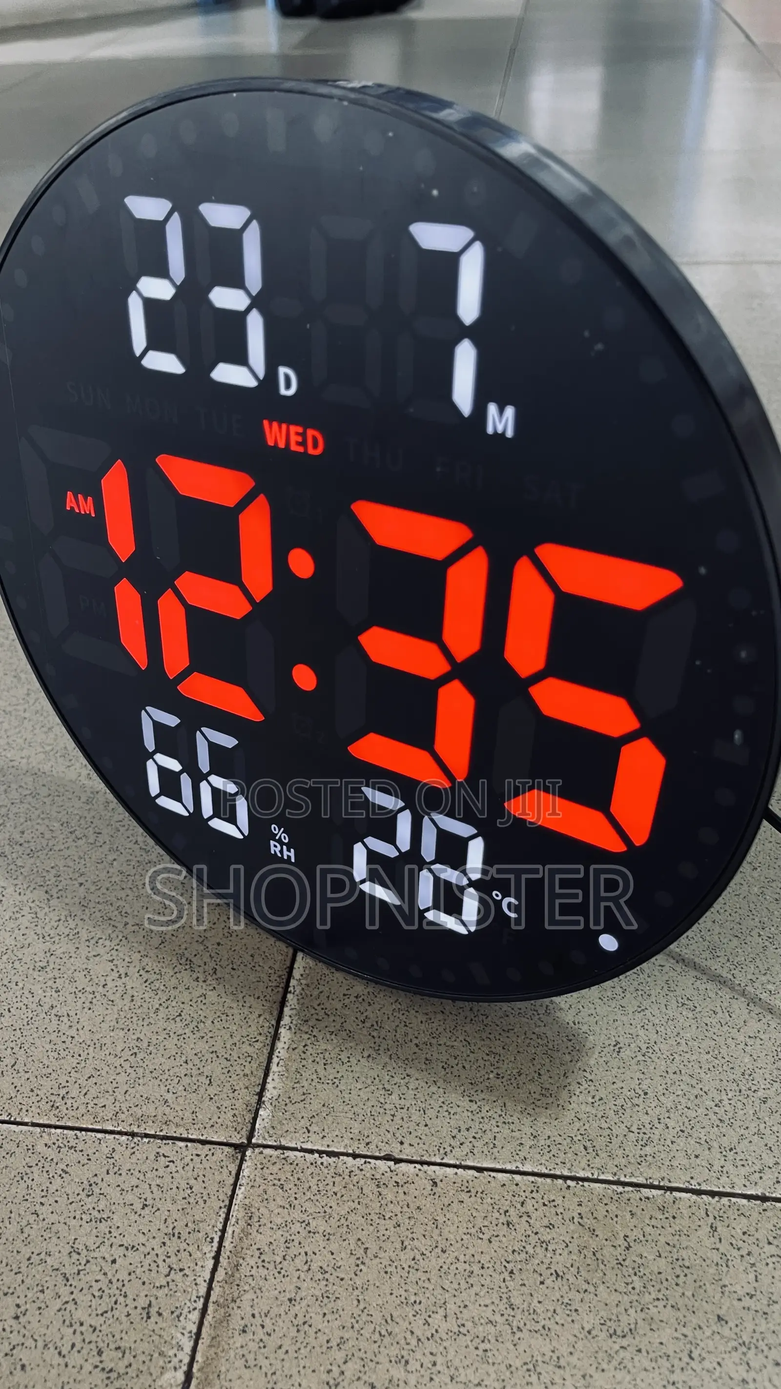 Digital Clock With Humidity and Temperature