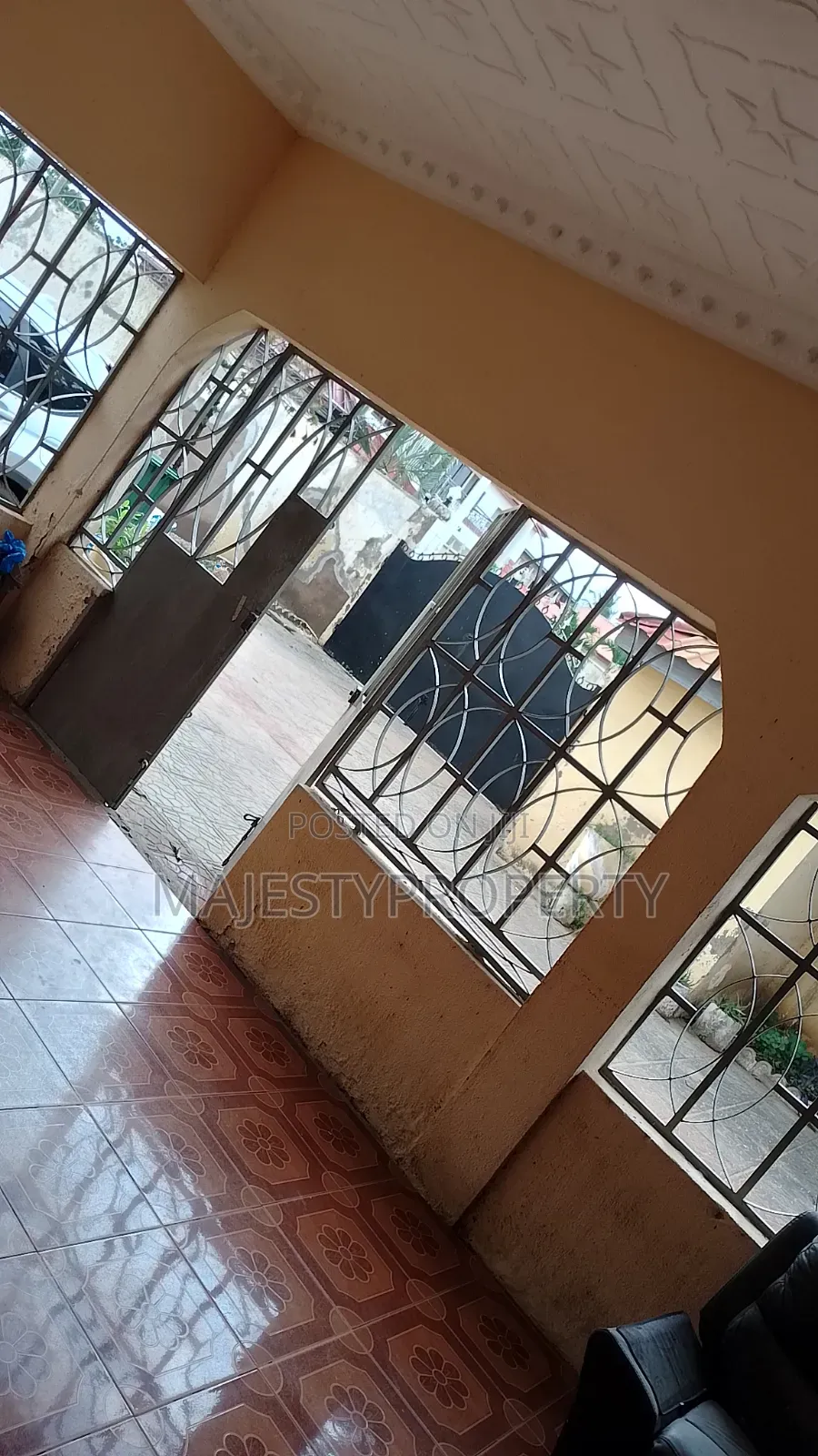 7bdrm Bungalow in East Airport for sale