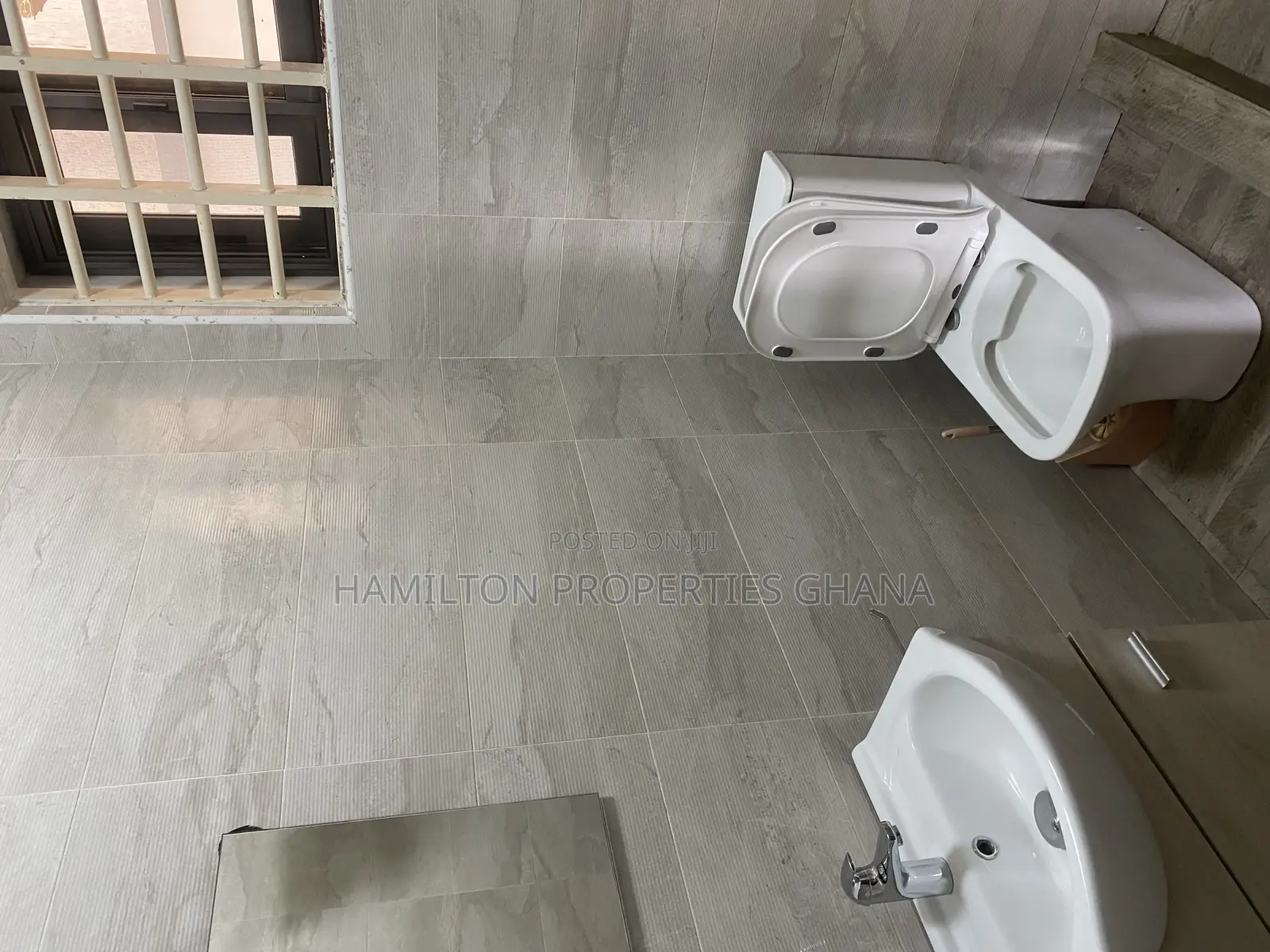 Furnished 2 Bedrooms Apartment in Adjiringanor
