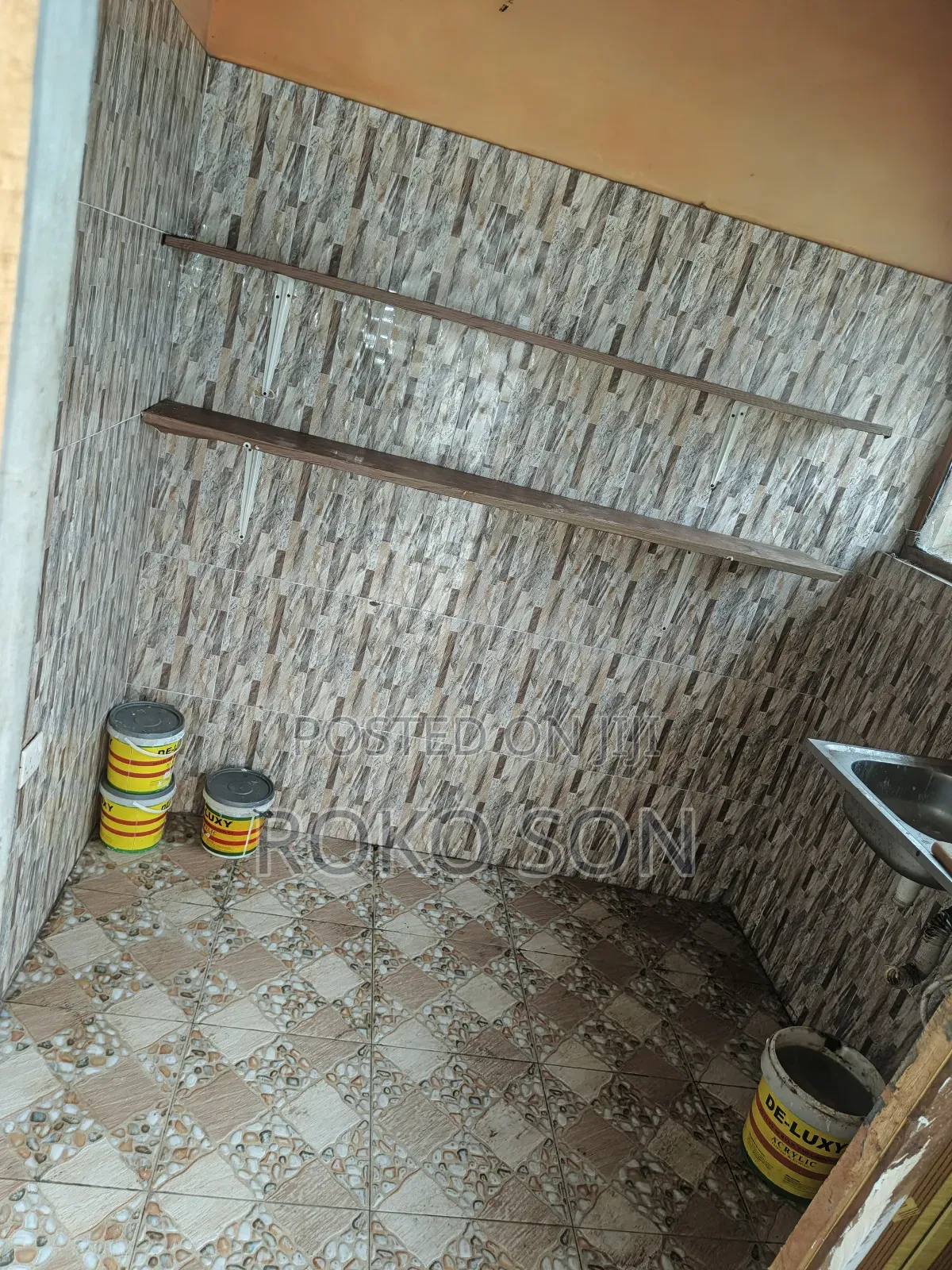 Mini Flat in Dr Roko, Olebu for rent