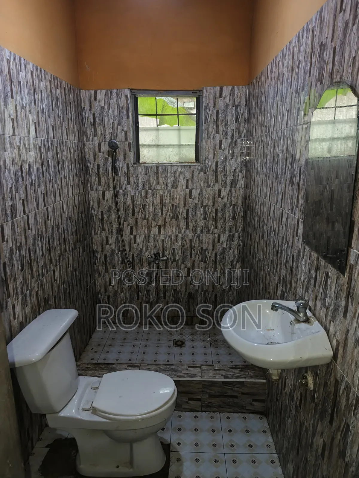 Mini Flat in Dr Roko, Olebu for rent
