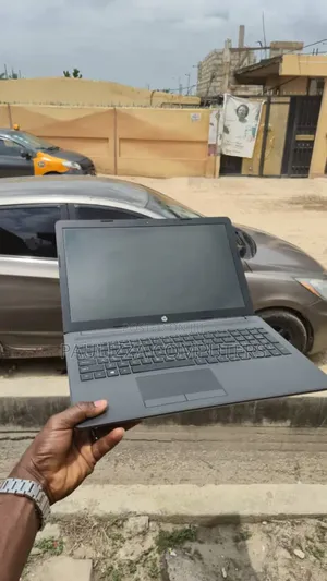 Laptop HP 255 G8 8GB Intel Core i7 HDD+SSD 256GB