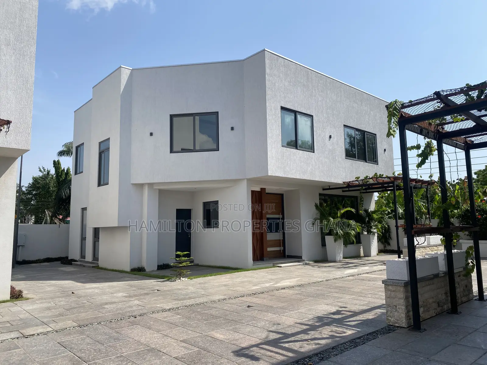 4bdrm Townhouse / Terrace in Airport for rent