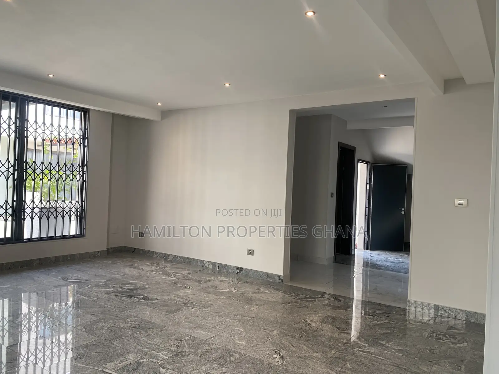 4bdrm Townhouse / Terrace in Airport for rent
