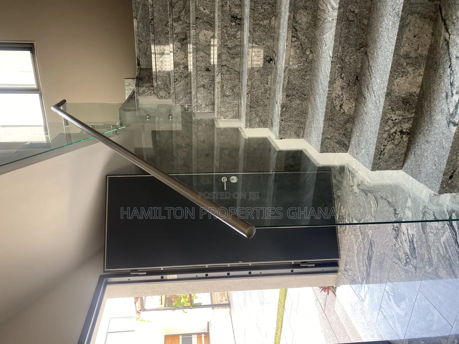 4bdrm Townhouse / Terrace in Airport for rent