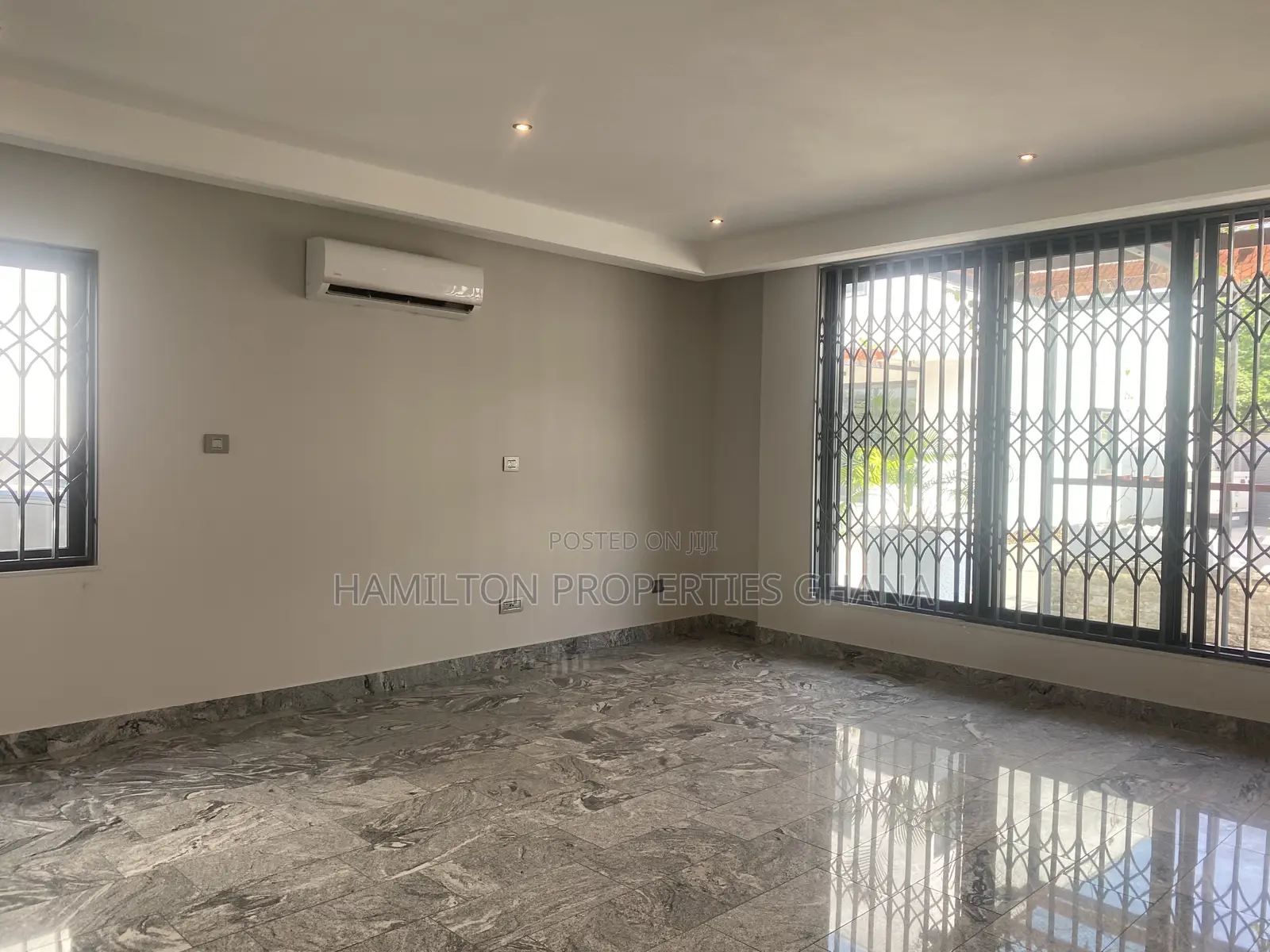 4bdrm Townhouse / Terrace in Airport for rent