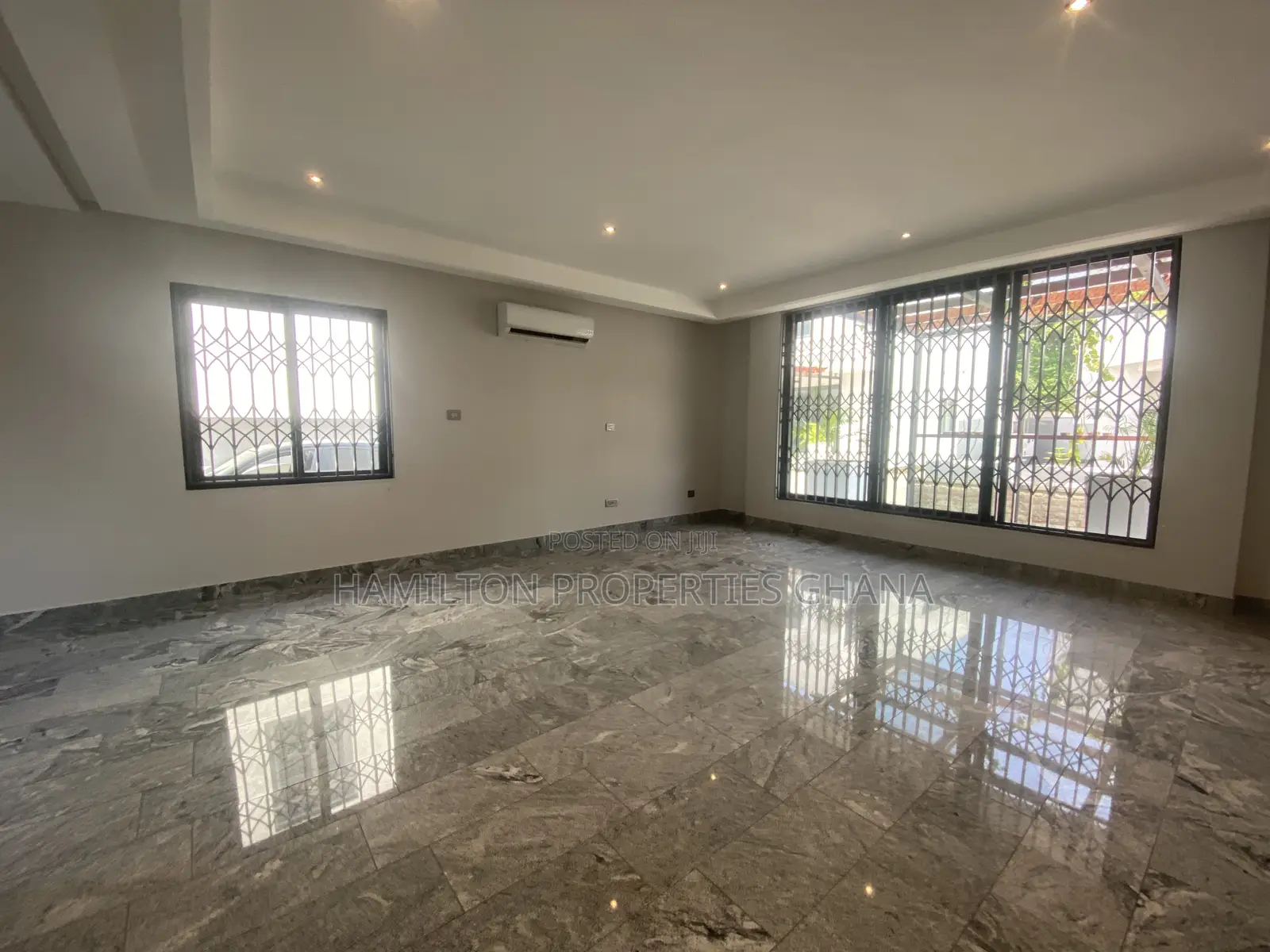 4bdrm Townhouse / Terrace in Airport for rent