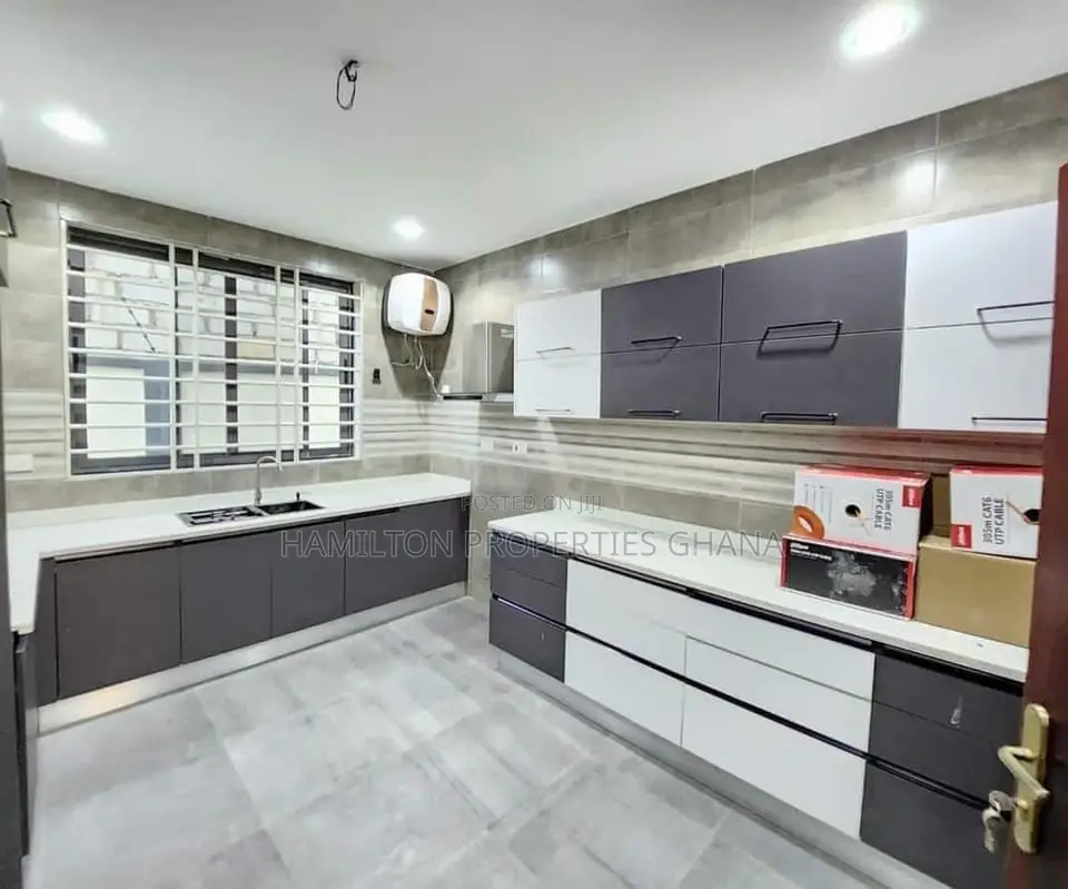 2bdrm Apartment in Ashaley Botwe for rent