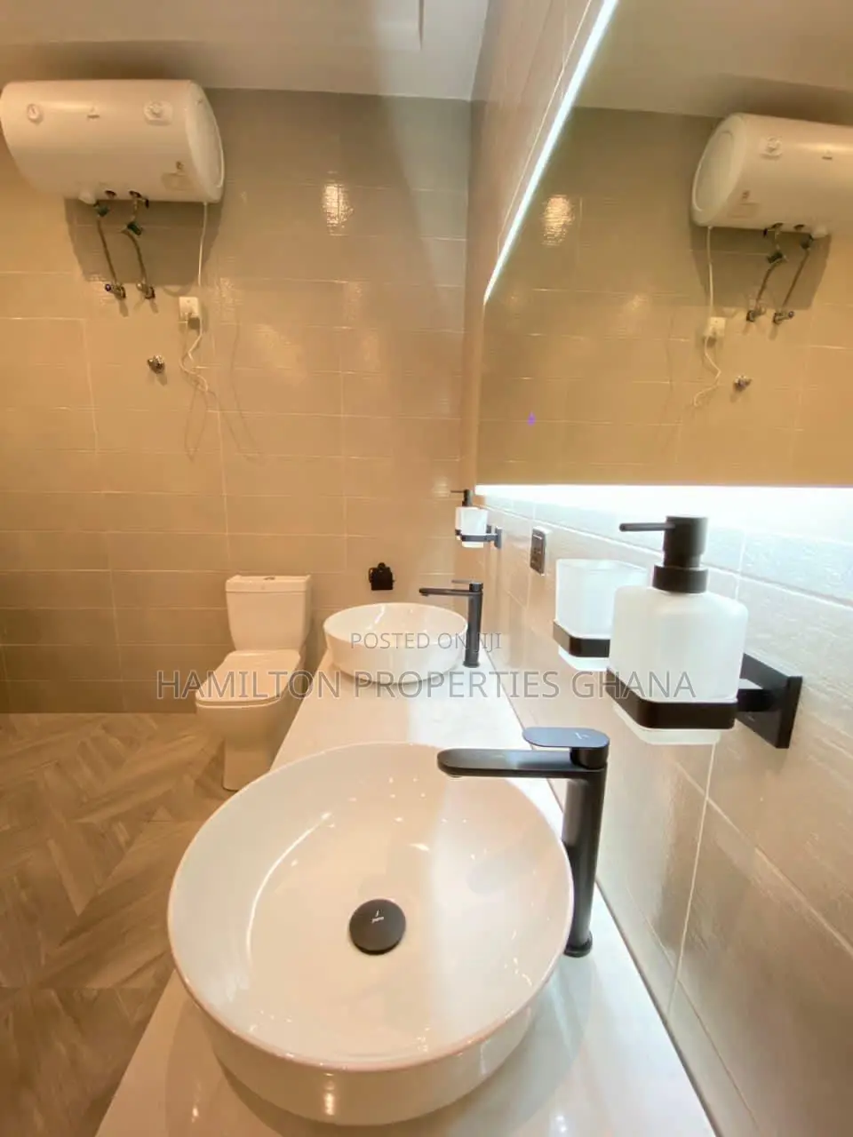 4bdrm Mansion in Lakeside, Ashaley Botwe for sale