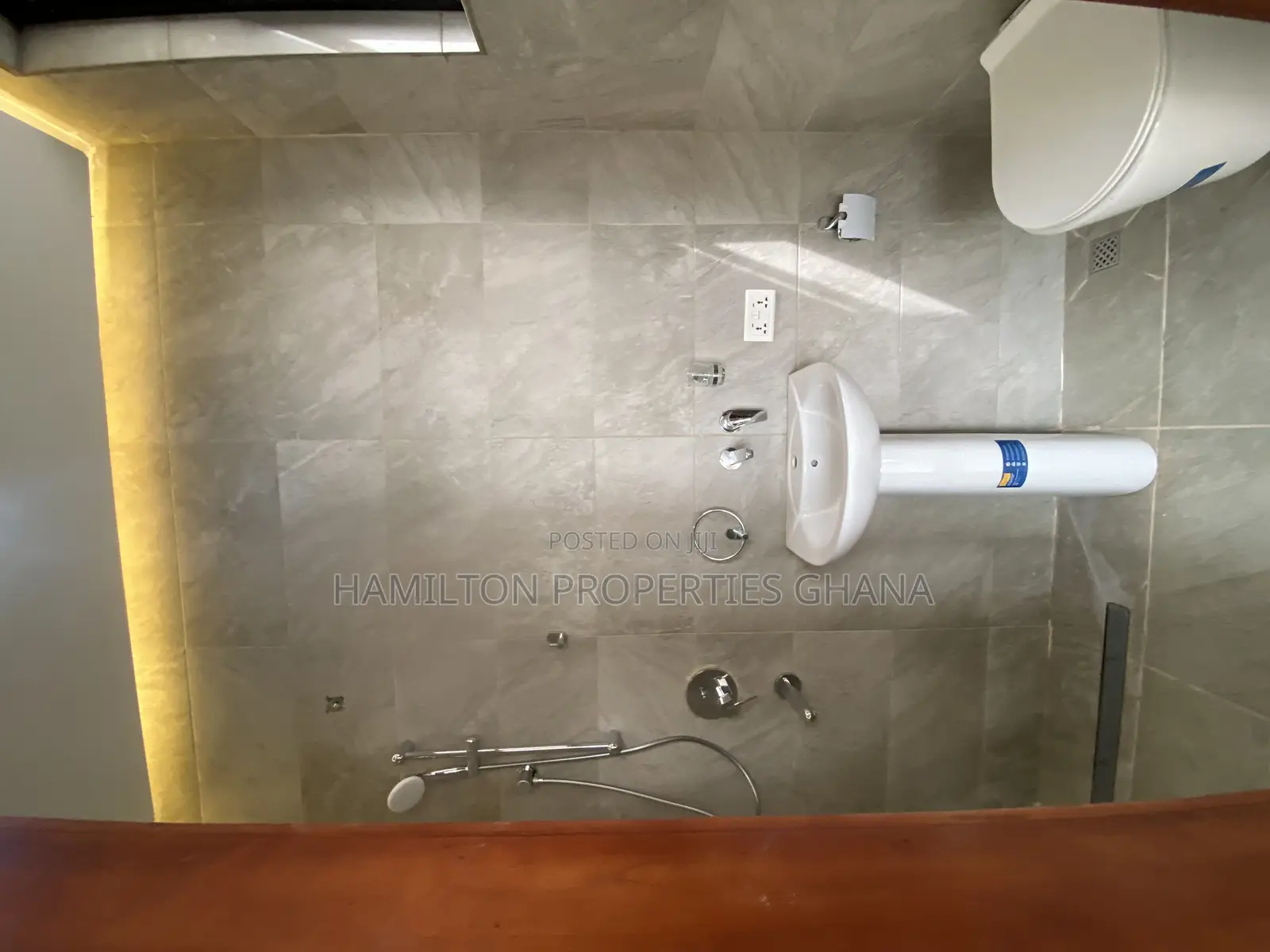2bdrm Apartment in Ashaley Botwe for rent