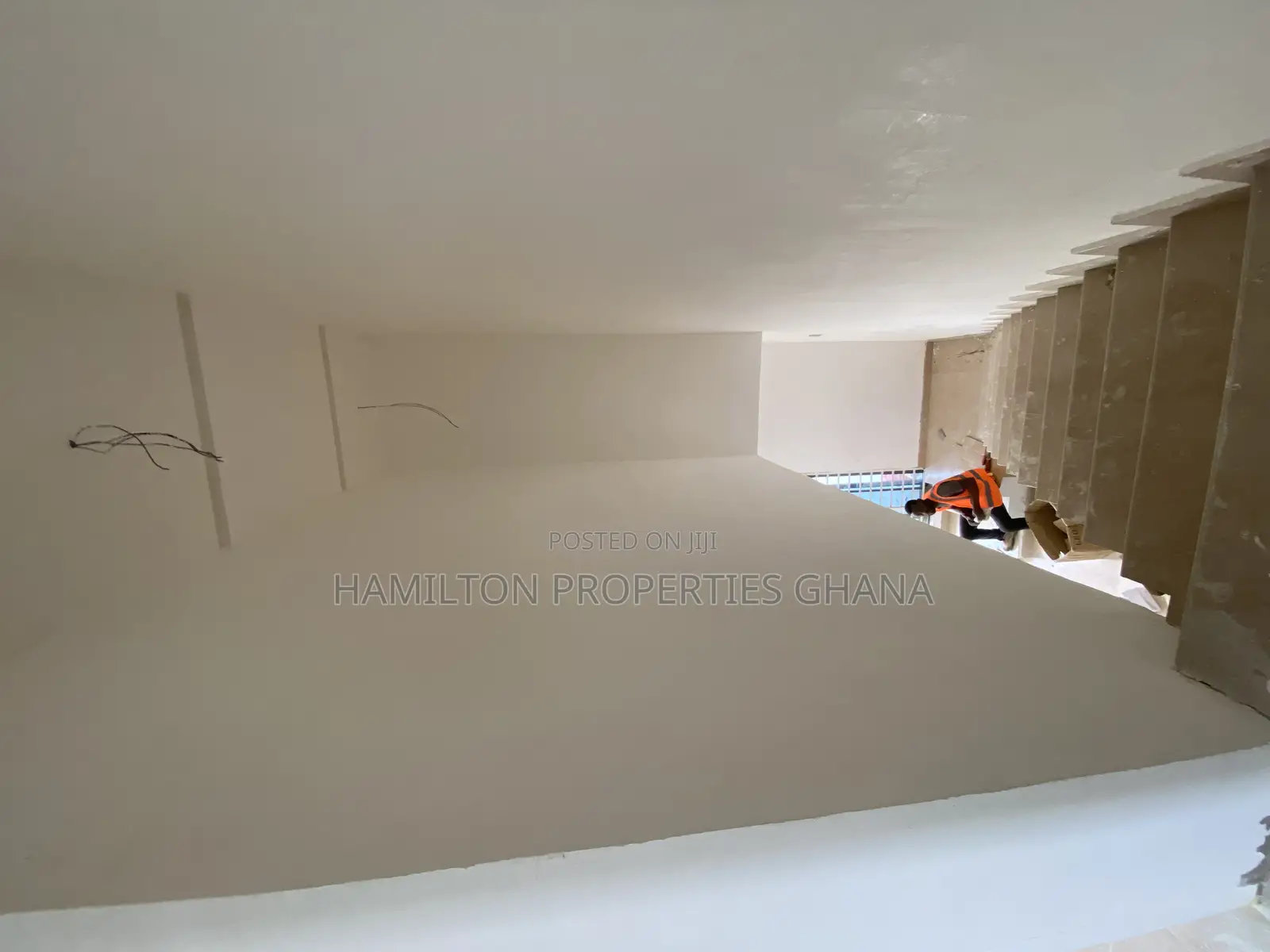 2bdrm House in Residence, School Junction for sale
