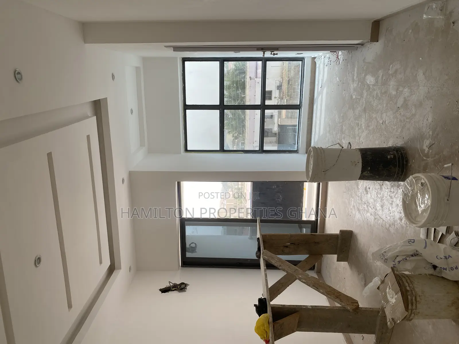 2bdrm House in Residence, School Junction for sale