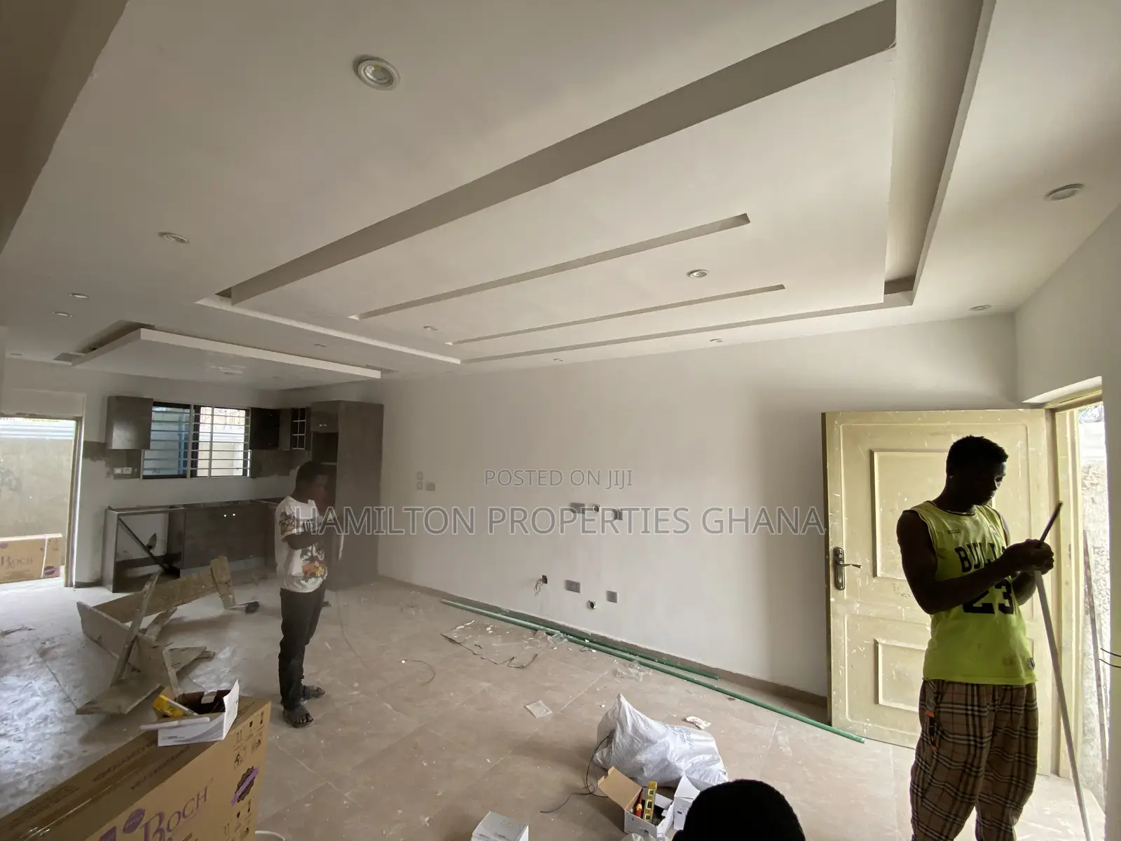 2bdrm House in Residence, School Junction for sale