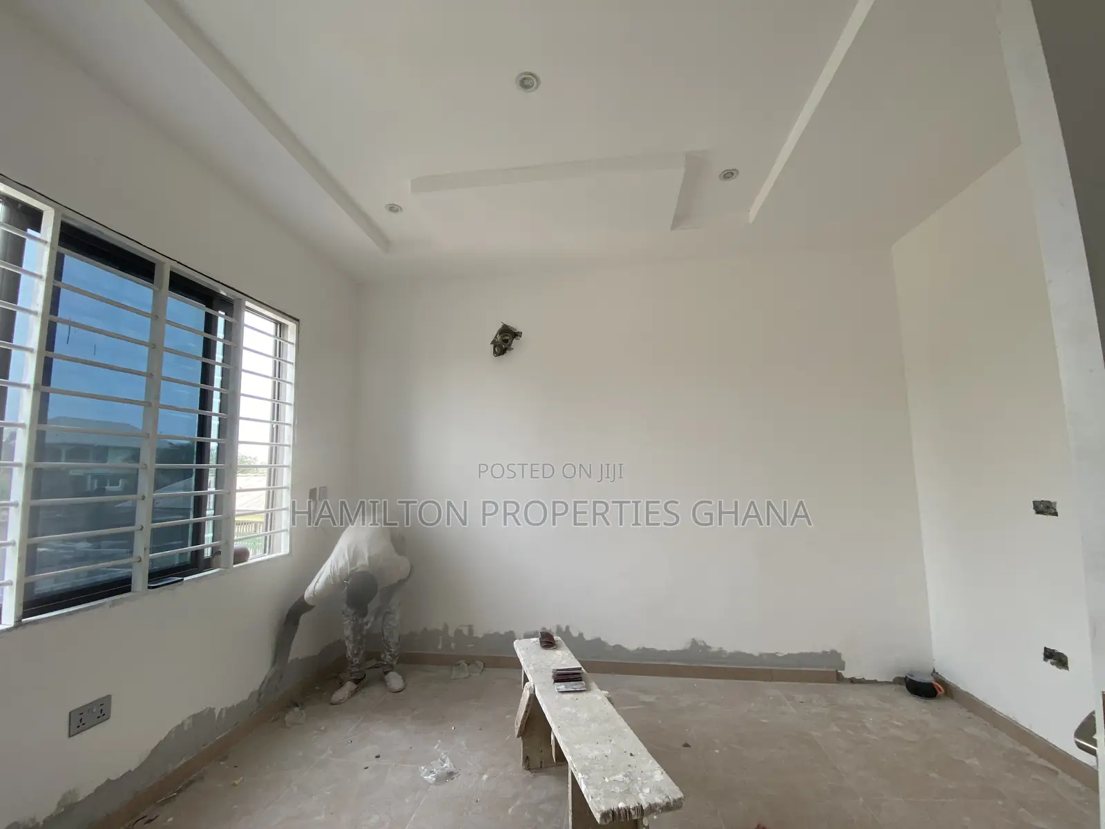 2bdrm House in Residence, School Junction for sale