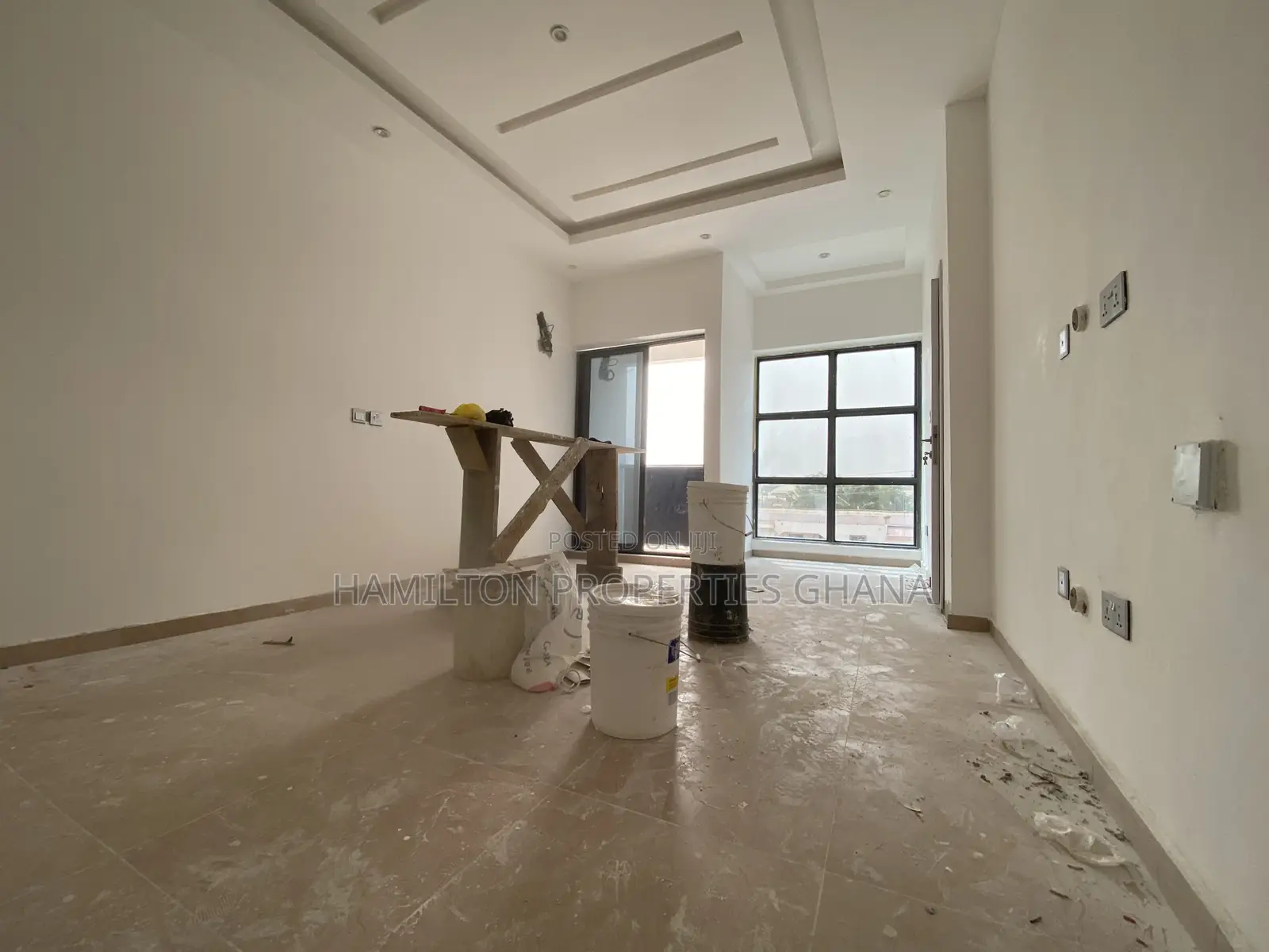 2bdrm House in Residence, School Junction for sale