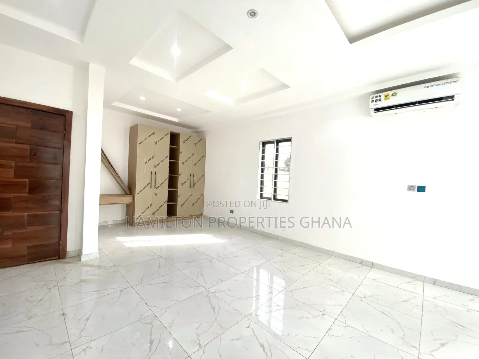 4bdrm Mansion in School Junction, Adjiriganor for sale