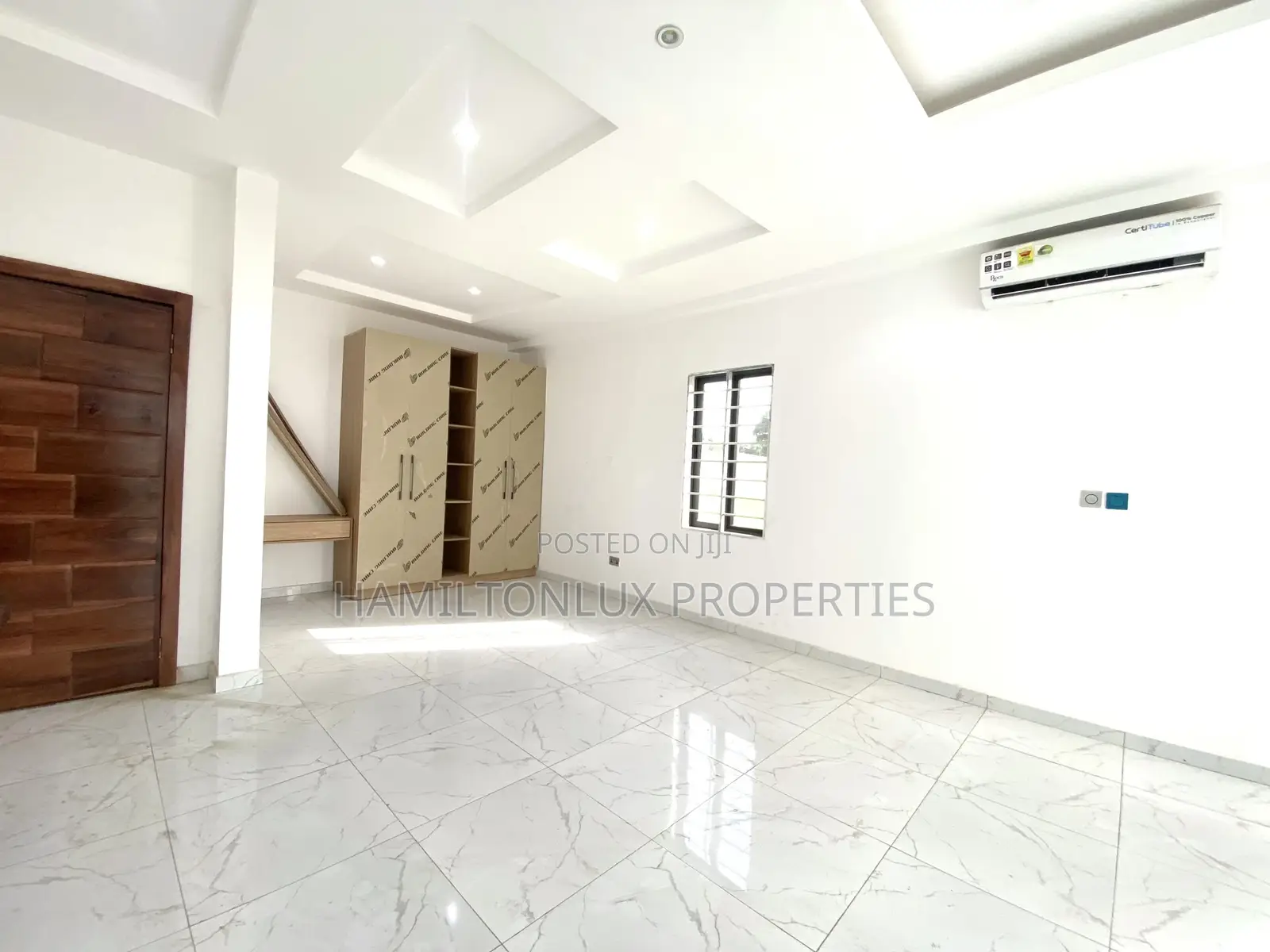 4bdrm Mansion in School Junction, Adjiriganor for sale