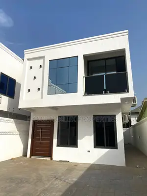 4bdrm Mansion in School Junction, Adjiriganor for sale