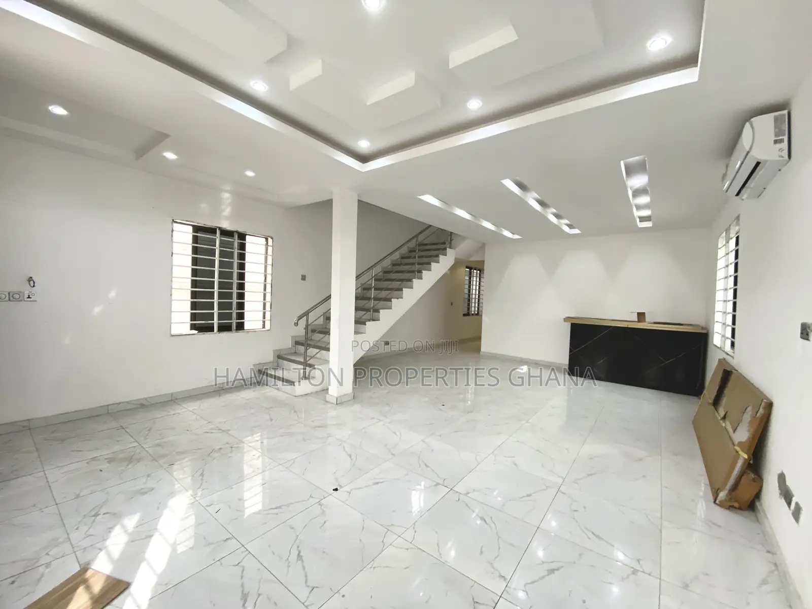 4bdrm Mansion in School Junction, Adjiriganor for sale