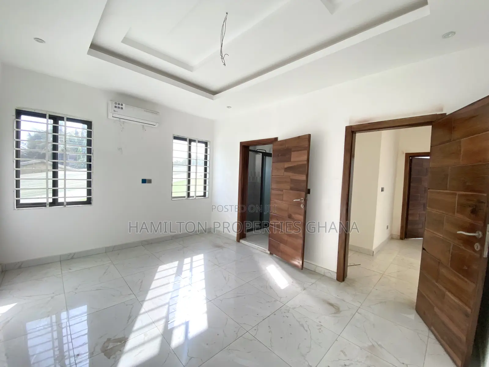 4bdrm Mansion in School Junction, Adjiriganor for sale