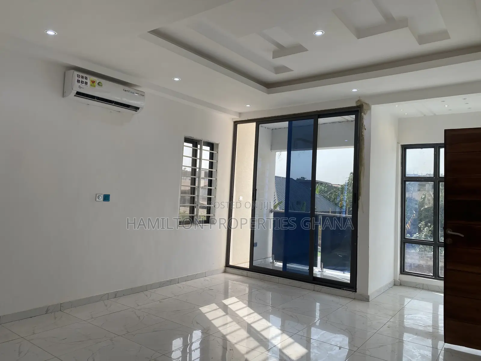 4bdrm Mansion in School Junction, Adjiriganor for sale