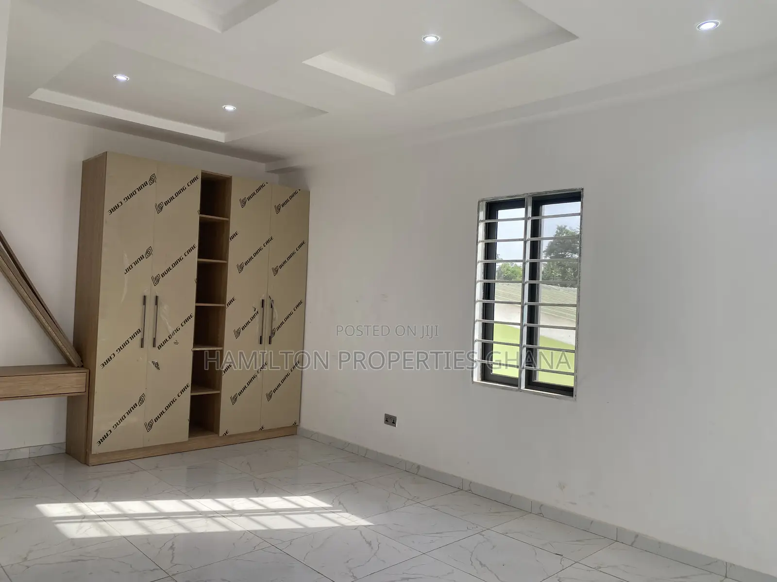 4bdrm Mansion in School Junction, Adjiriganor for sale