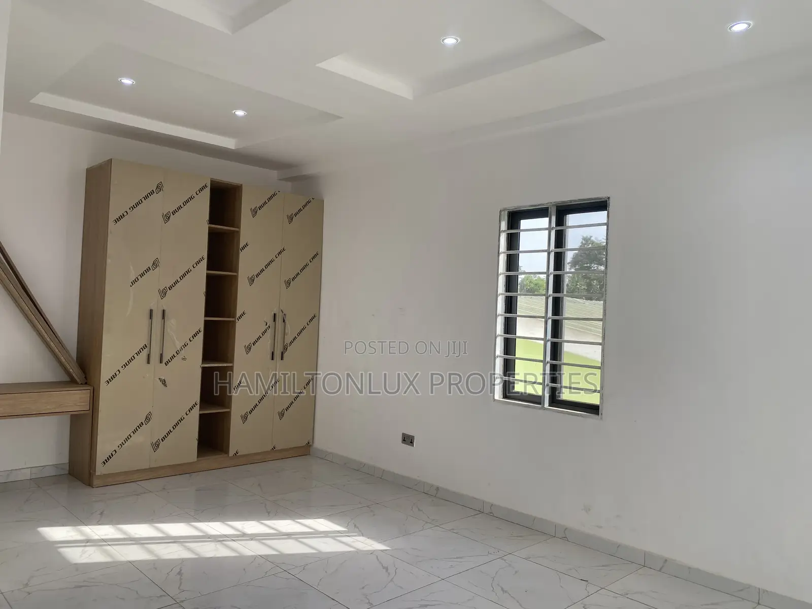 4bdrm Mansion in School Junction, Adjiriganor for sale