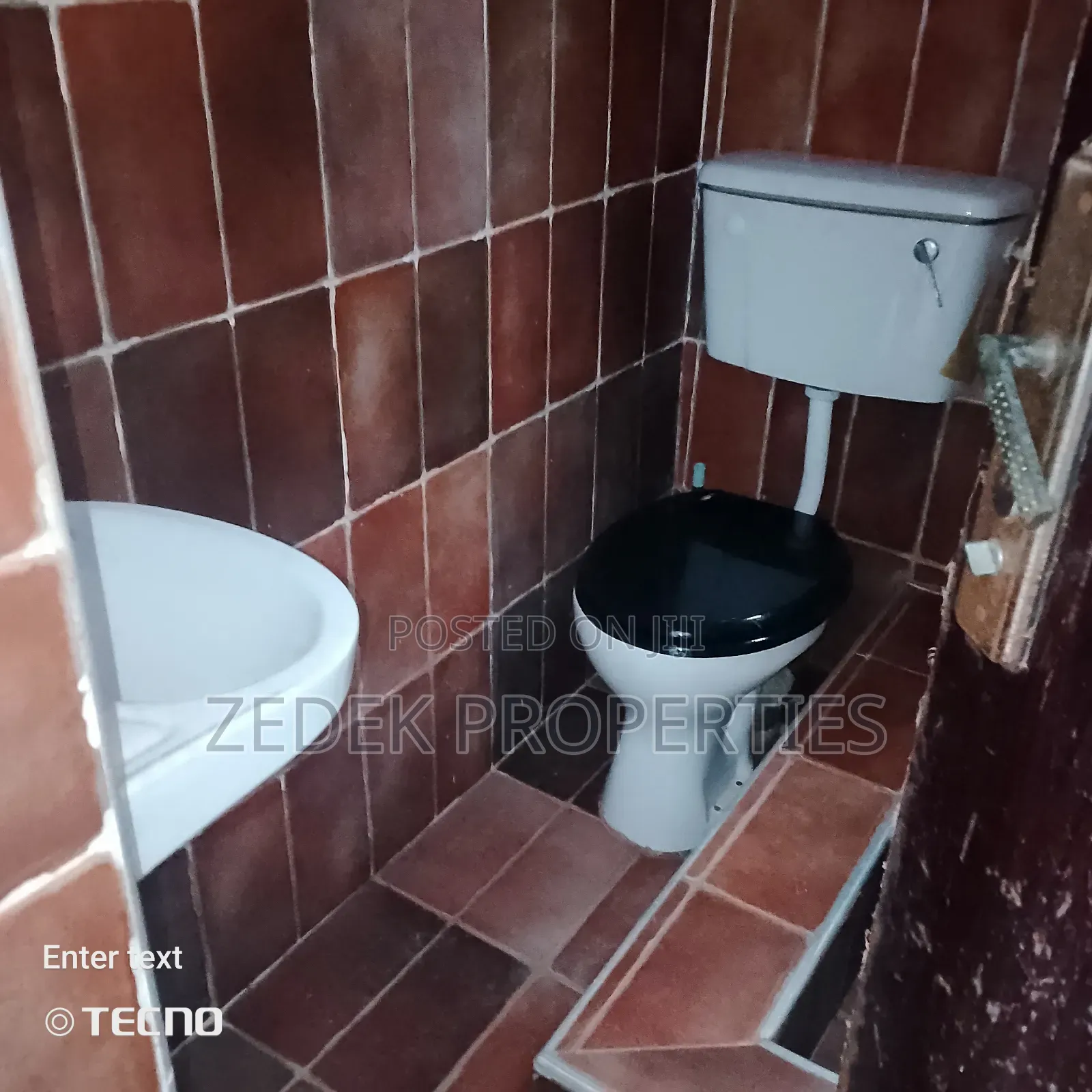 1bdrm Apartment in Acp, Ashomang Estate for rent
